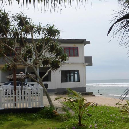 Ocean Reef Hotel Hikkaduwa Bagian luar foto
