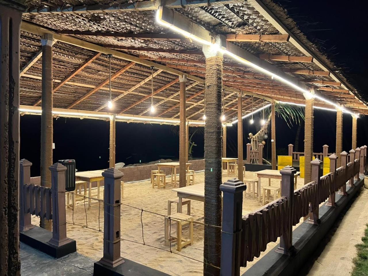 Ocean Reef Hotel Hikkaduwa Bagian luar foto