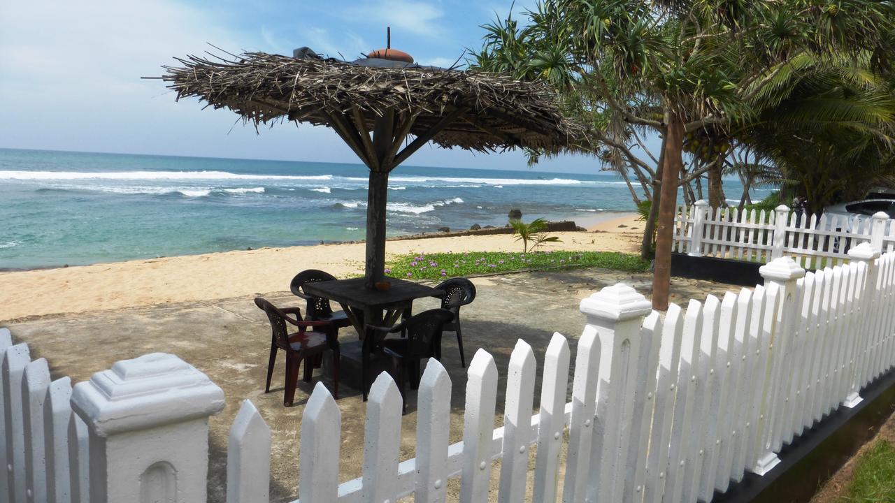 Ocean Reef Hotel Hikkaduwa Bagian luar foto