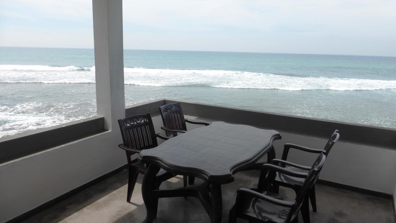 Ocean Reef Hotel Hikkaduwa Bagian luar foto