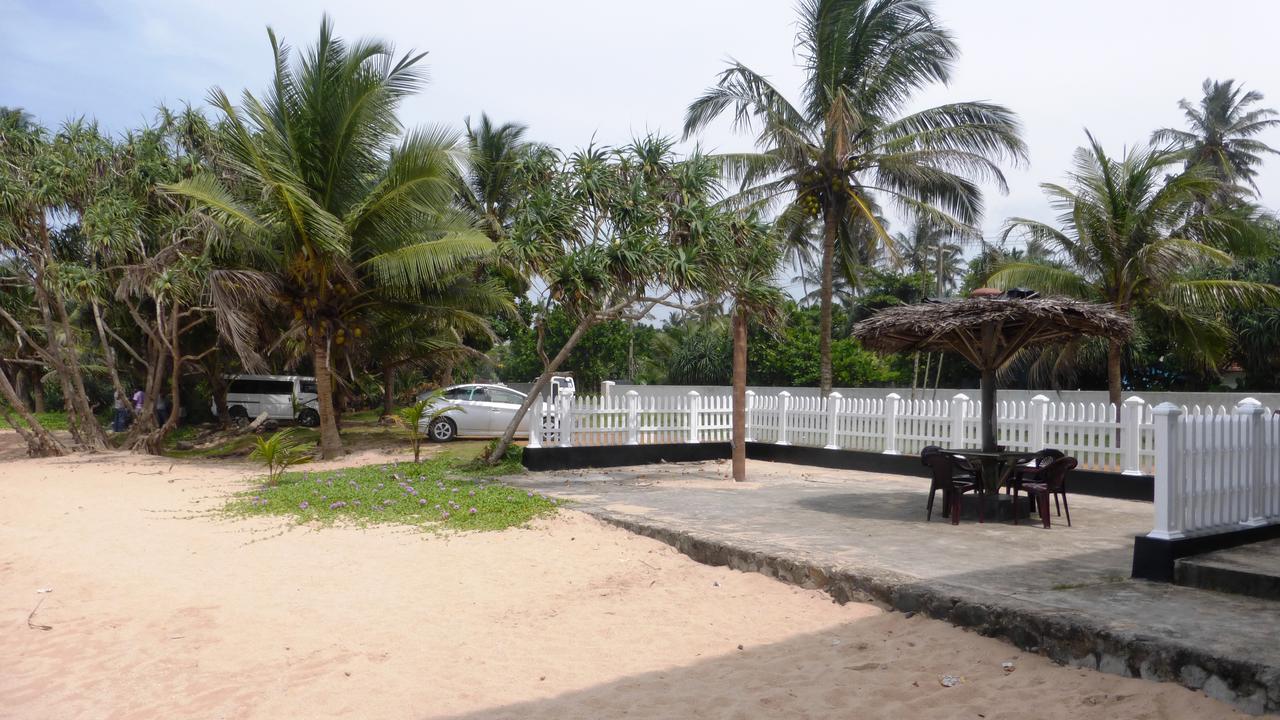 Ocean Reef Hotel Hikkaduwa Bagian luar foto