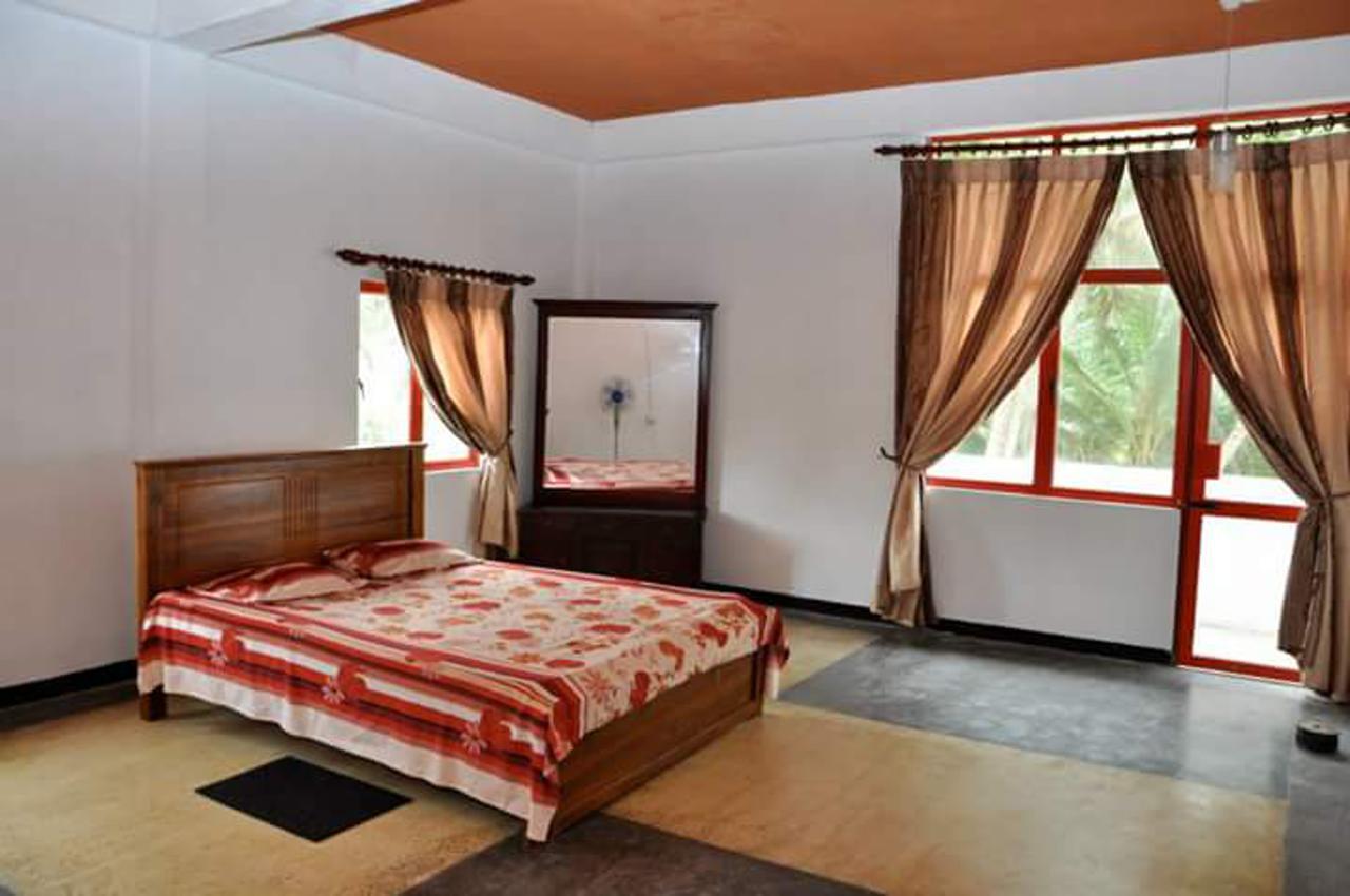 Ocean Reef Hotel Hikkaduwa Bagian luar foto