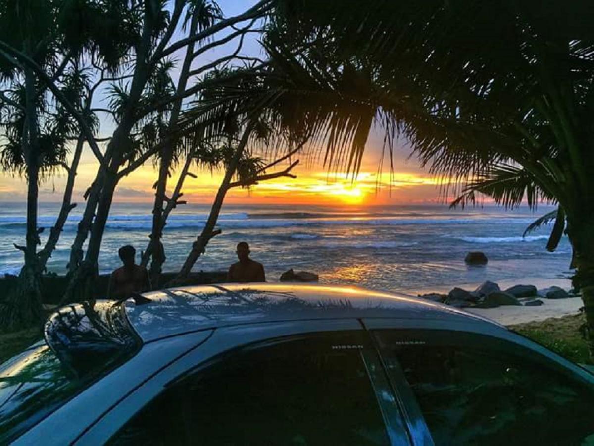 Ocean Reef Hotel Hikkaduwa Bagian luar foto