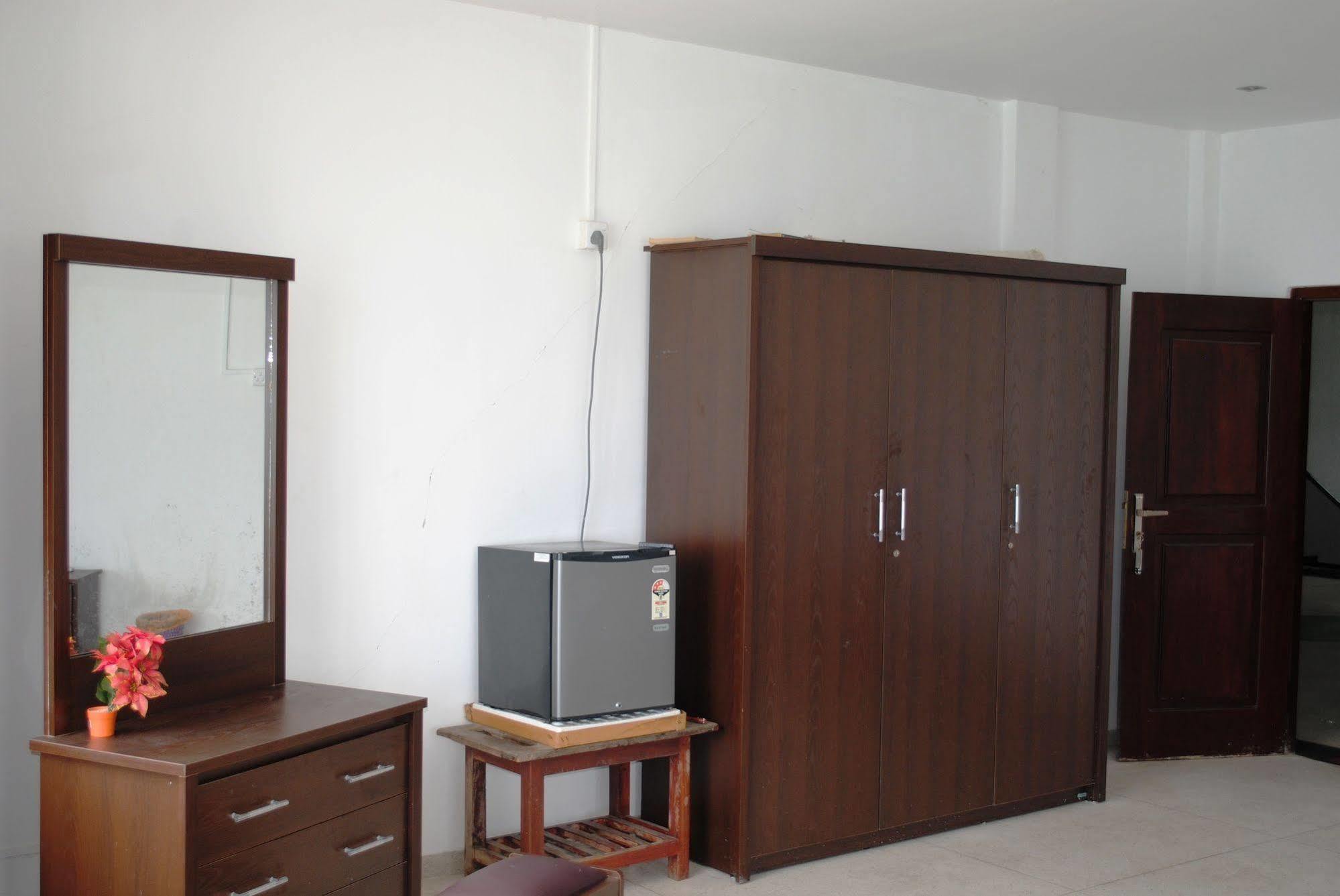 Ocean Reef Hotel Hikkaduwa Bagian luar foto
